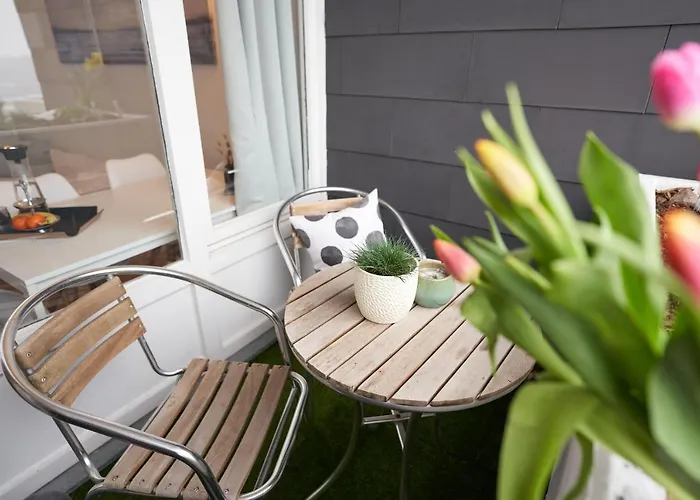 Gemuetliches Und Helles Studio Apartment Mit Balkon, Badewanne, Wlan, Parkplatz