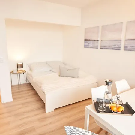 Gemuetliches Und Helles Studio Apartment Mit Balkon, Badewanne, Wlan, Parkplatz Bremen Exterior photo
